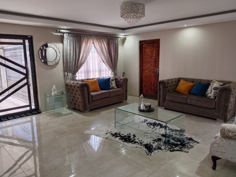 4 Bedroom Property for Sale in Flamingo Park Free State